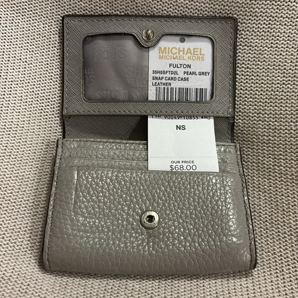 Women’s Michael Kors wallet - Picture 2 of 4